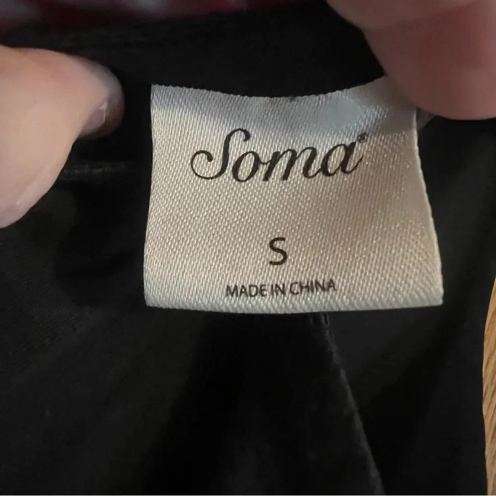 Soma black adjustable strap camisole v-neck tank top w/stretchy back panel small - Picture 5 of 6